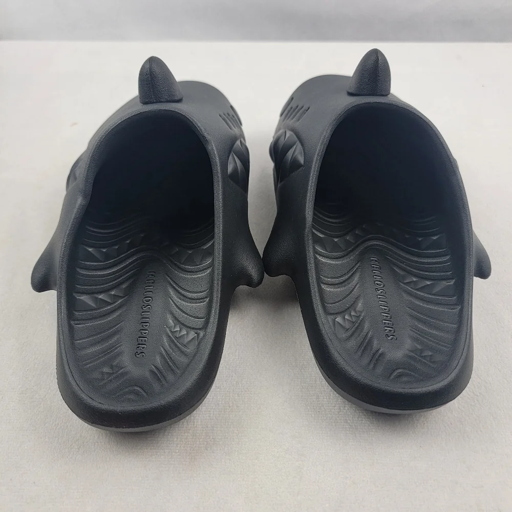 NWT‎ HelloSlippers Sharkicks Pro Mule in black Size 32-33 kids size 2-3.5